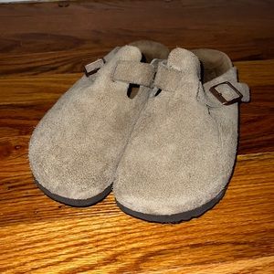 taupe boston birkenstock, size 39. lightly worn.
